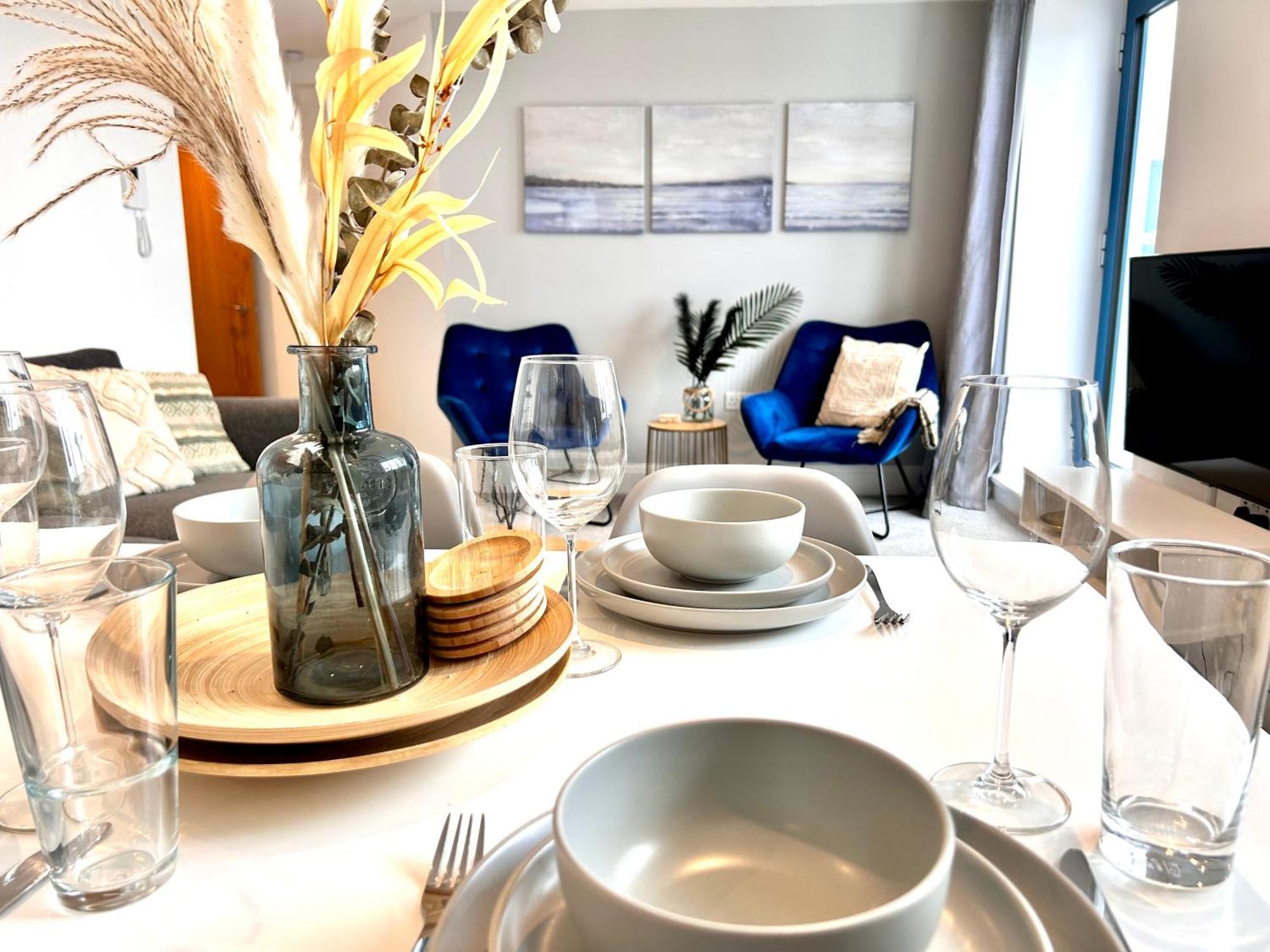 Sea Views - Harbour View, Location