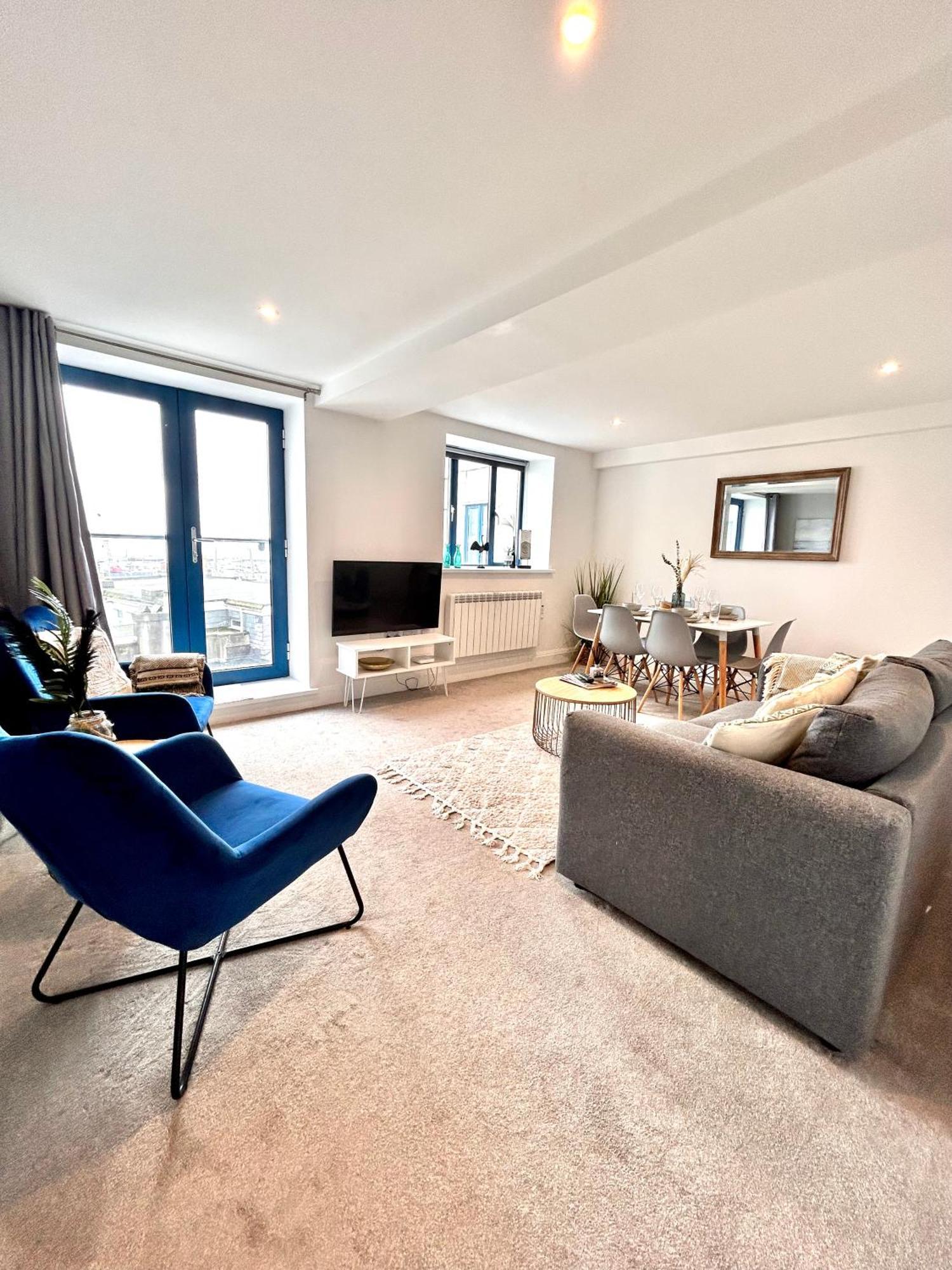 Sea Views - Harbour View, Location * Torquay